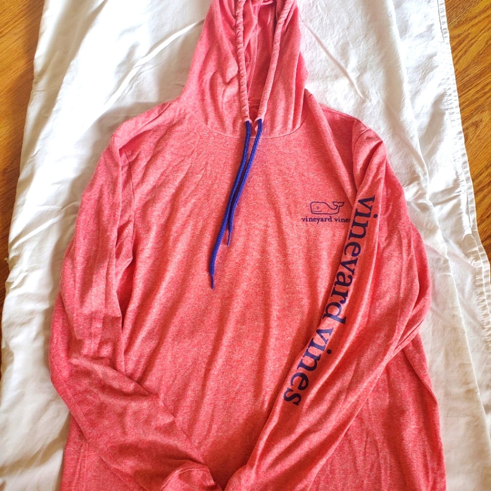 Small Vineyard Vines lightweight long sleeve shirt